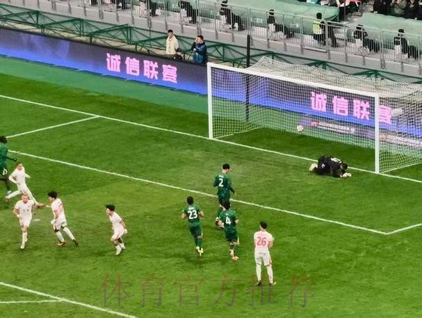 卓尔客胜辽足扩大优势 冲超军团集体受挫 卓尔客胜辽足扩大优势 冲超军团集体受挫